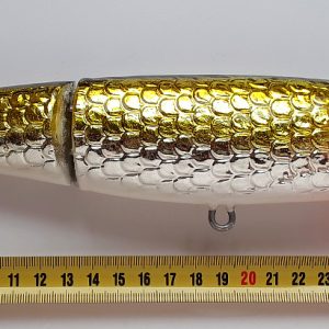 Laska - duże woblery na szczupaka, suma. Woblery jedno i dwuczęściowe, głębiej i płycej nurkujące